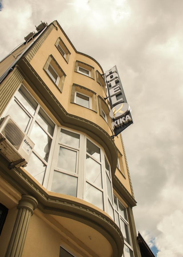 Hotel Kika Pristina Exterior foto